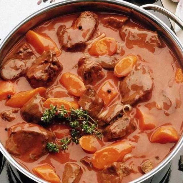 Cómo cocinar la salsa con patatas. Preparación de carne y salsa de patata: instrucciones detalladas.
