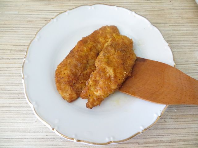 Шніцель з курки. Як приготувати шніцель з курячої грудки.