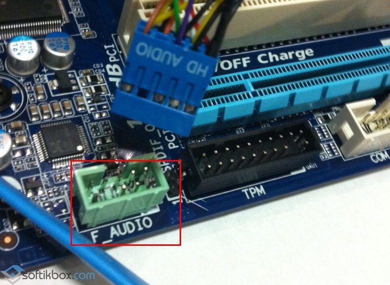 O painel frontal não funciona na unidade do sistema. O conector de fone de ouvido frontal do computador não funcion