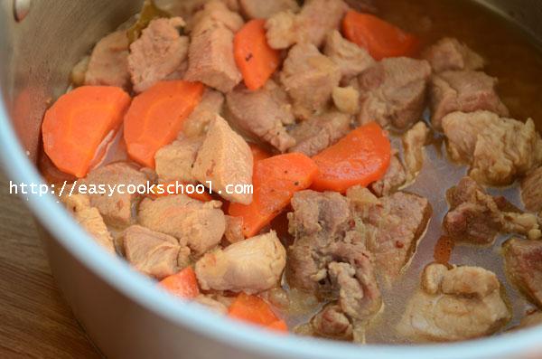 Receta De Guisado De Cerdo. Guiso de cerdo con patatas.