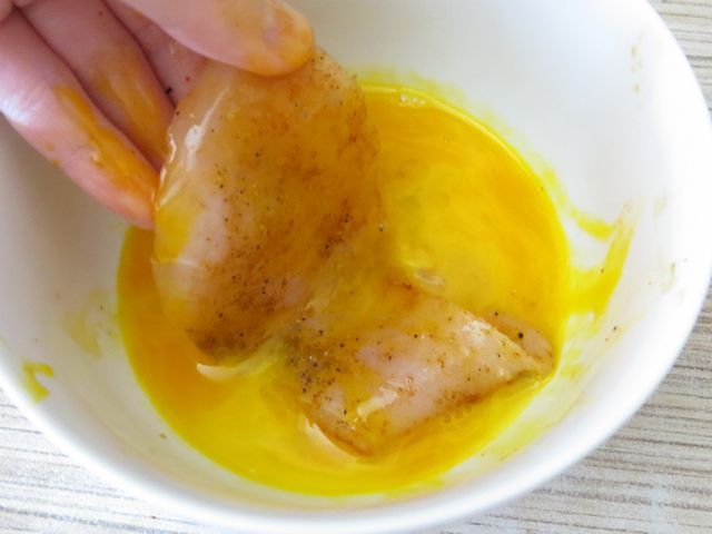 Шніцель з курки. Як приготувати шніцель з курячої грудки.