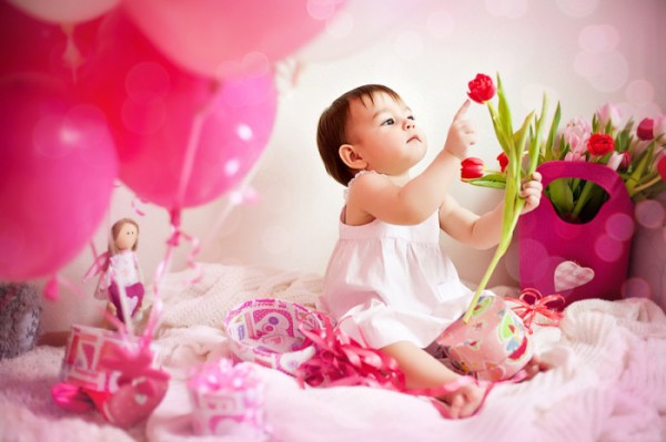자녀의 생일 초대장을 인쇄하십시오. 소녀의 생일 초대장.