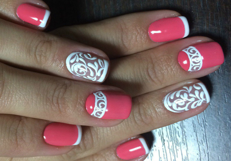 Estênceis para aprender a pintar as unhas. Pregos de pintura para iniciantes passo a passo com uma foto. Exemplos d