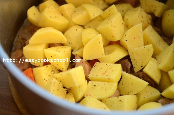 Receta De Guisado De Cerdo. Guiso de cerdo con patatas.