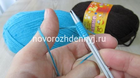 Camisa de punto para niños. Radios dickey simples para el niño.