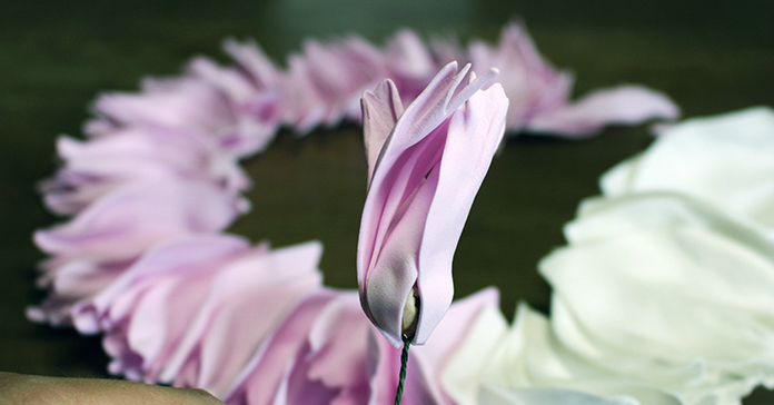 Flores espumiranas para patrones topiarios. El tulipán de espuma. Lily de foamirana.
