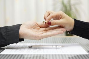 Pedido de registro para casamento. As vantagens de arquivar um aplicativo eletrônico no cartório. Casamento com um 