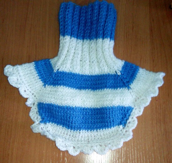 Camisa de punto para niños. Radios dickey simples para el niño.