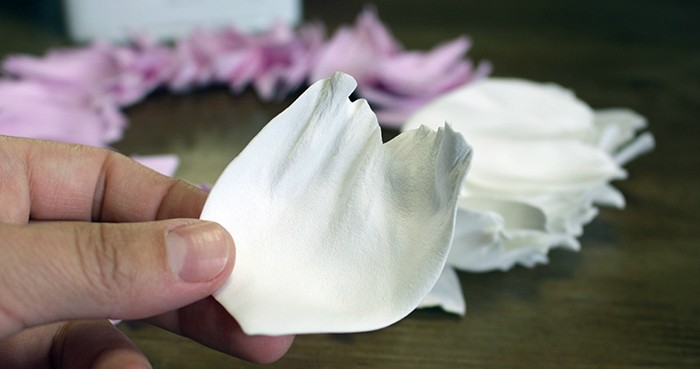 Flores espumiranas para patrones topiarios. El tulipán de espuma. Lily de foamirana.