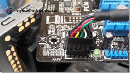 O painel frontal não funciona na unidade do sistema. O conector de fone de ouvido frontal do computador não funcion