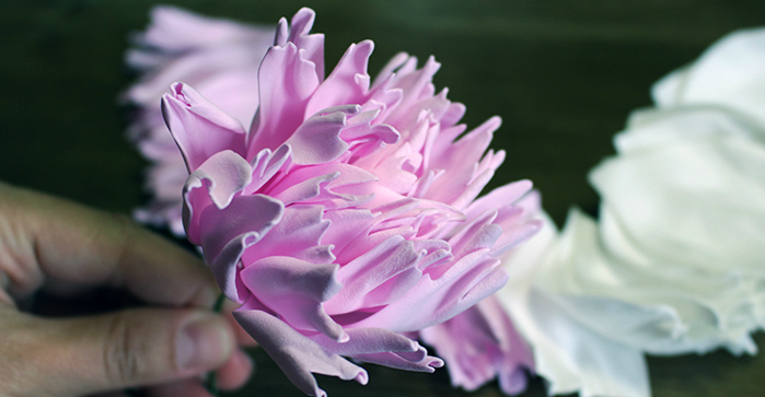 Flores espumiranas para patrones topiarios. El tulipán de espuma. Lily de foamirana.