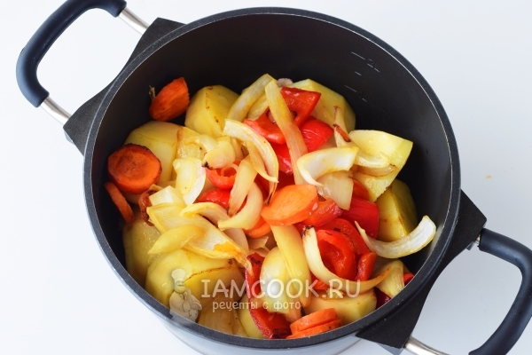 Cómo cocinar la salsa con patatas. Preparación de carne y salsa de patata: instrucciones detalladas.