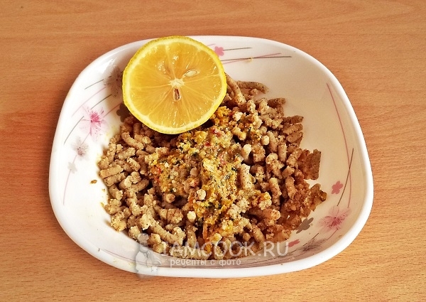 Receta de salsa bage de nuez. Pollo Satsivi - Pollo estofado en salsa bazhe de nueces.